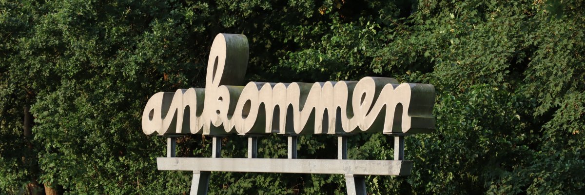 ankommen Wortskulptur - ankommen - von Rupprecht Matthies