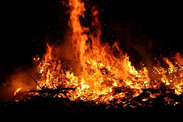 Osterfeuer Pixaby