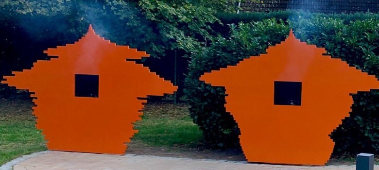 Kunstwerk Bevölkerungspyramide Die Bevölkerungspyramide auf dem Behninger Dorfplatz
