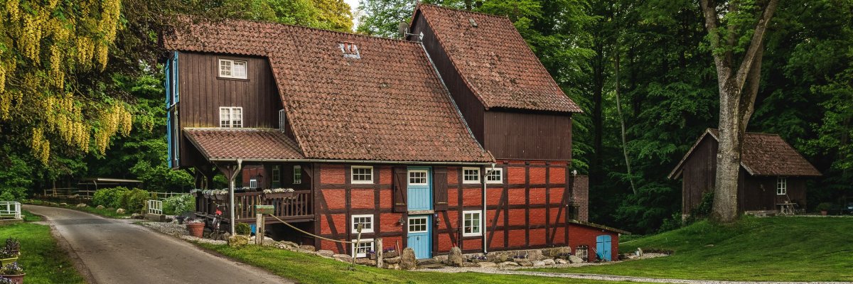 Wohnen in ehemaliger Wassermühle Bewohnte Wassermühle in Rutenmühle