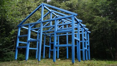 Kunstwerk "Das Blaue Haus" 1987 von Horst Lerche