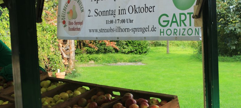 Apfeltag in Ilhorn Ein Hinweisschild für den Apfeltag in Ilhorn
