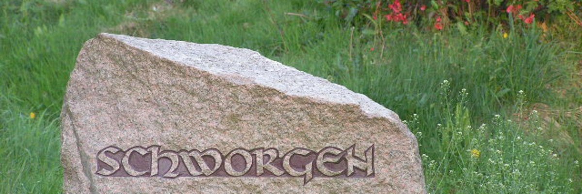 Feldstein Schworgen Feldstein mit Schriftzug Schworgen