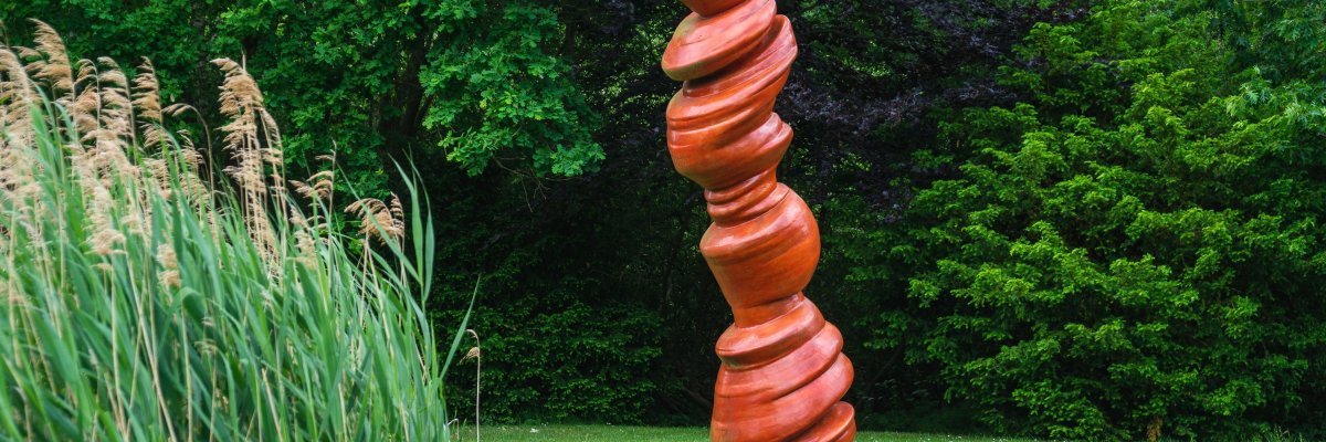 Der Holzkristall von Tony Cragg Kunstwerk Holzkristall