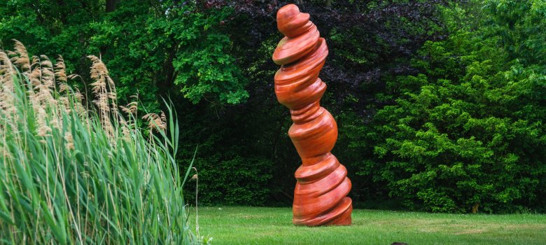 Der Holzkristall von Tony Cragg Kunstwerk Holzkristall